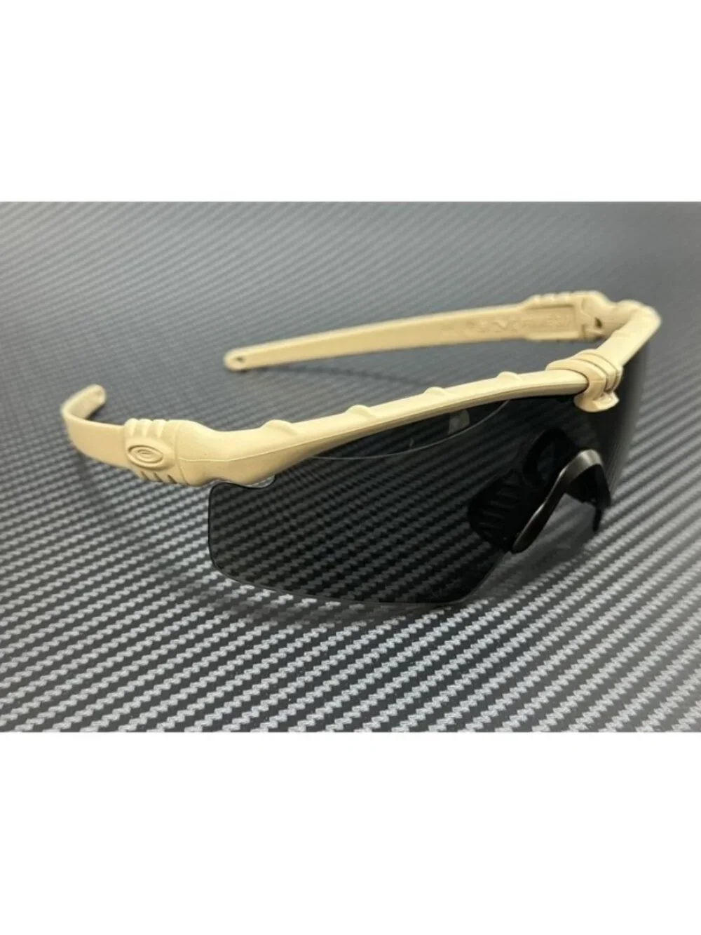 New Oakley Men Dark Bone Sunglasses 68-22-135